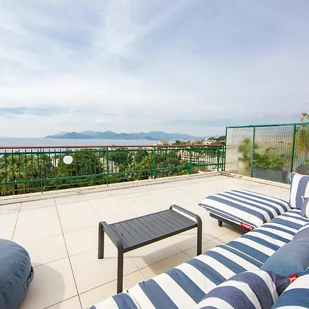 Hébergement de vacances Luxury Penthouse Breathtaking Sea View 200m2 Terrace In The Center *
